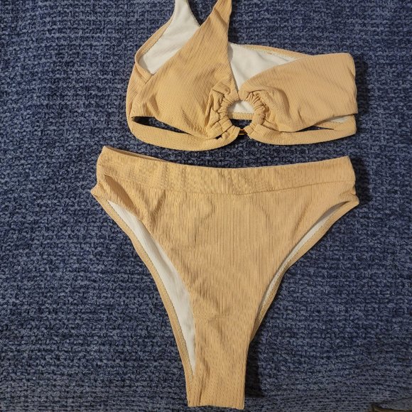 One strap bikini - Picture 2 of 3